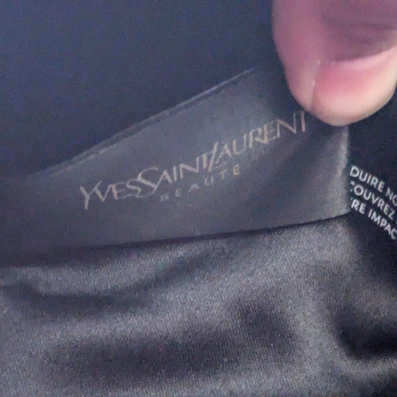 Yves Saint Laurent - Picture 14 of 14